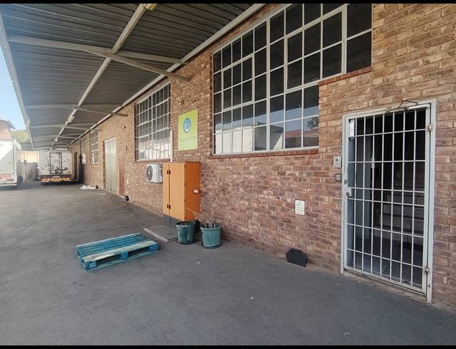 1,000M² WAREHOUSE TO LET IN STEELEDALE